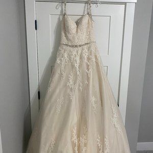 Never Worn Rebecca Ingram Wedding Dress